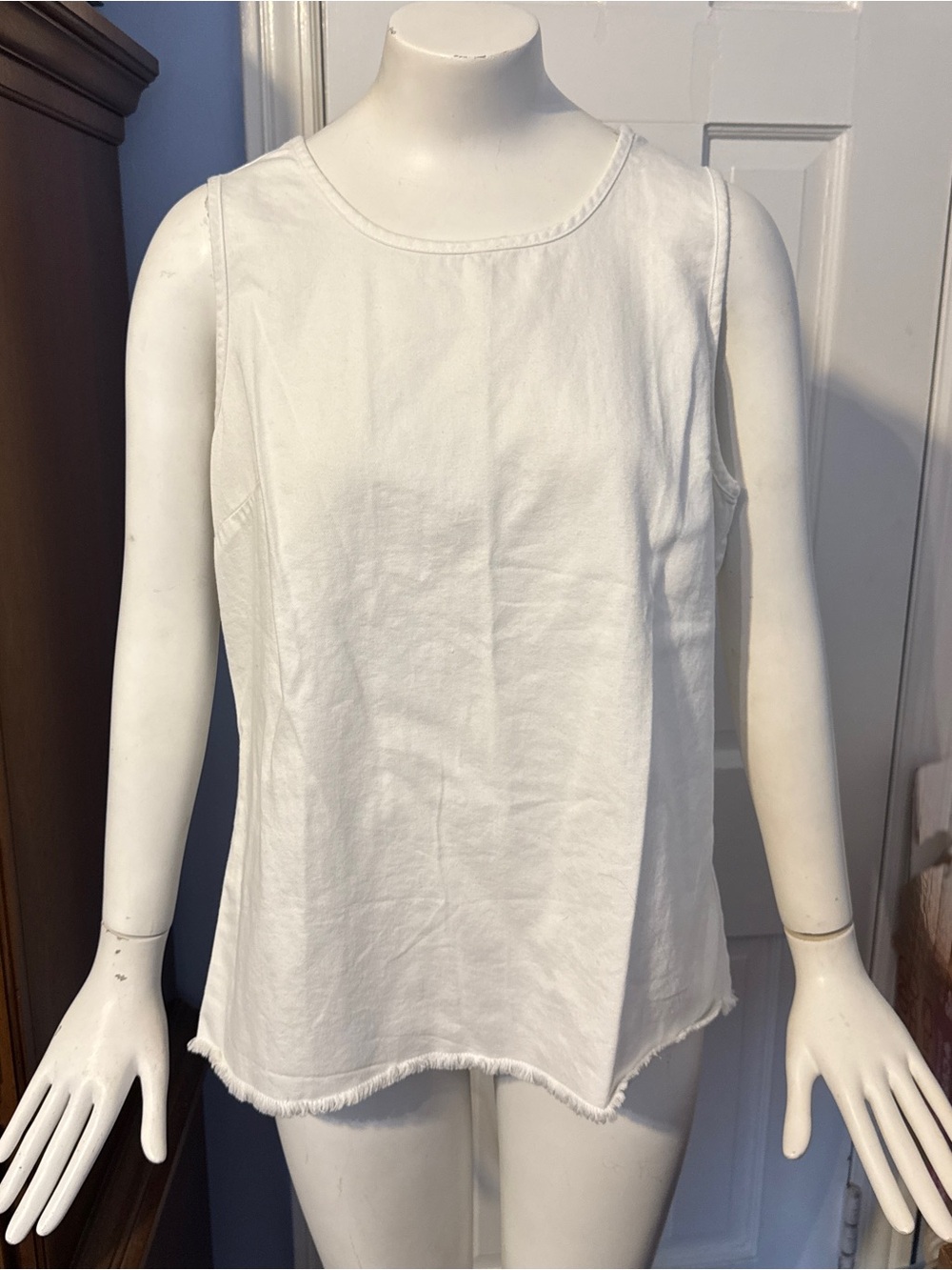 Gap White Linen Blend Sleeveless Tank Top Frayed Hem Minimalist Women’s Medium